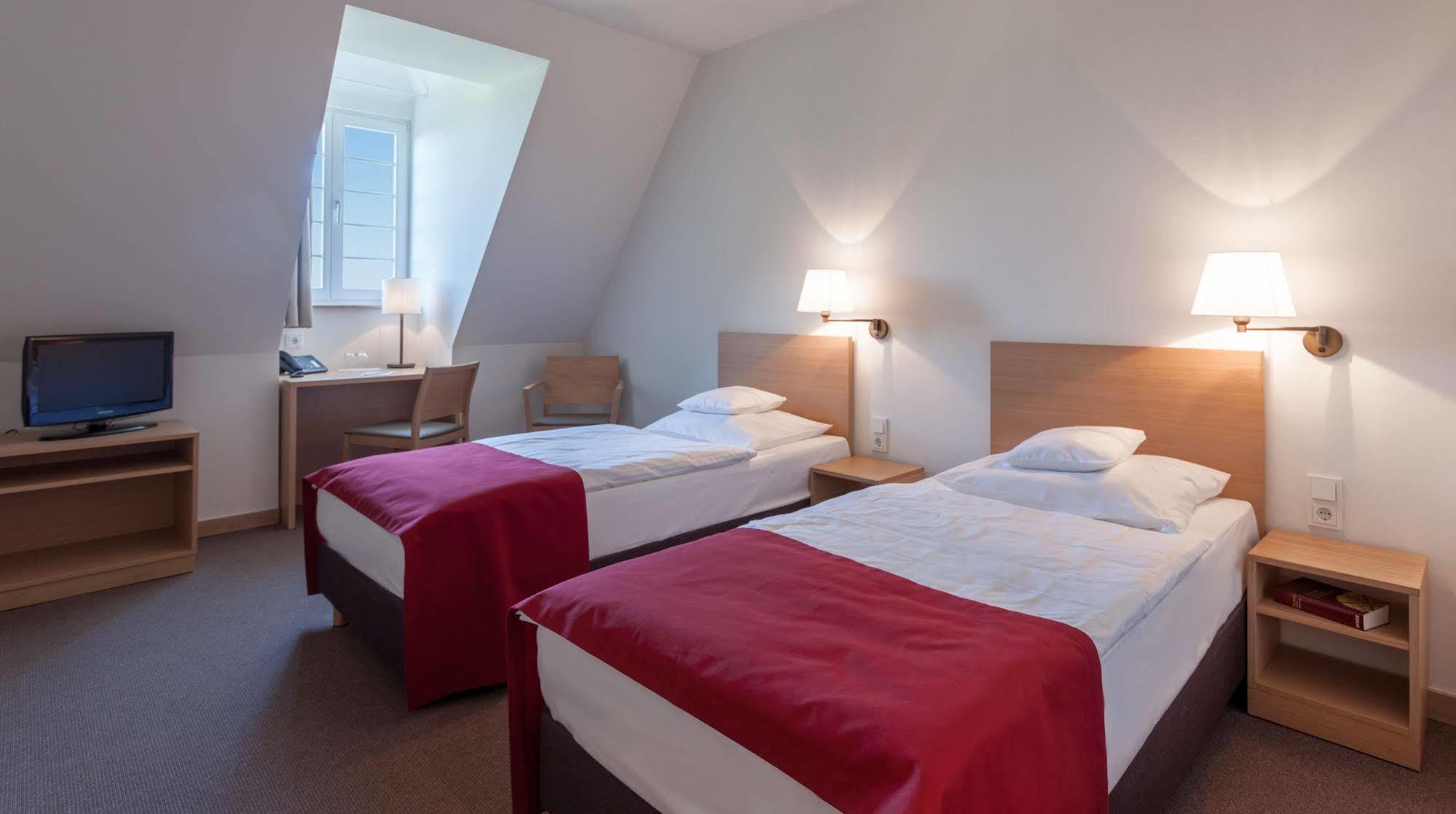 Kardinal Schulte Haus Otel Bergisch Gladbach Dış mekan fotoğraf