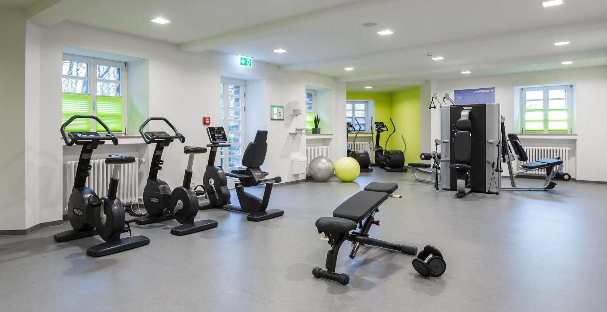 Kardinal Schulte Haus Otel Bergisch Gladbach Dış mekan fotoğraf