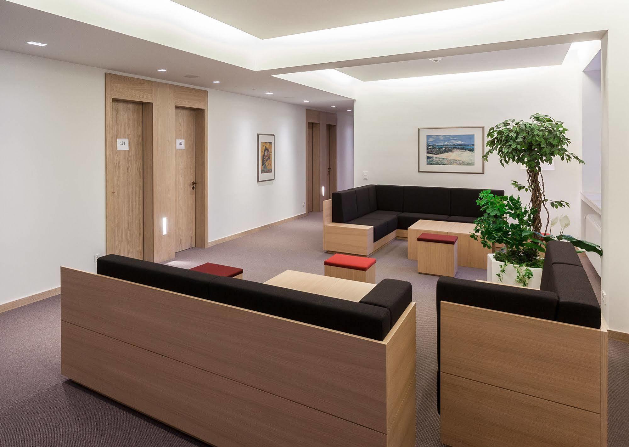 Kardinal Schulte Haus Otel Bergisch Gladbach Dış mekan fotoğraf